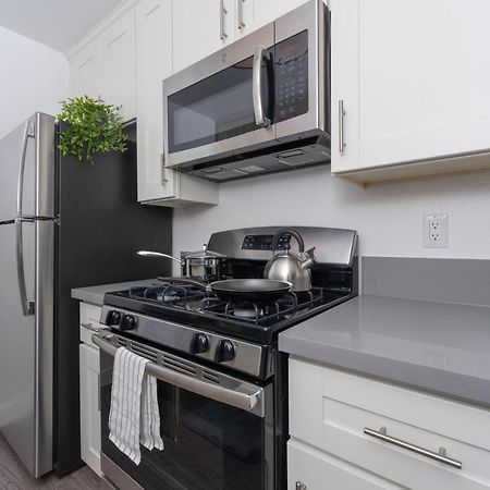 Universal Studios 8 Min Drive Two Bedroom Apartment With Free Parking Los Angeles Exteriér fotografie